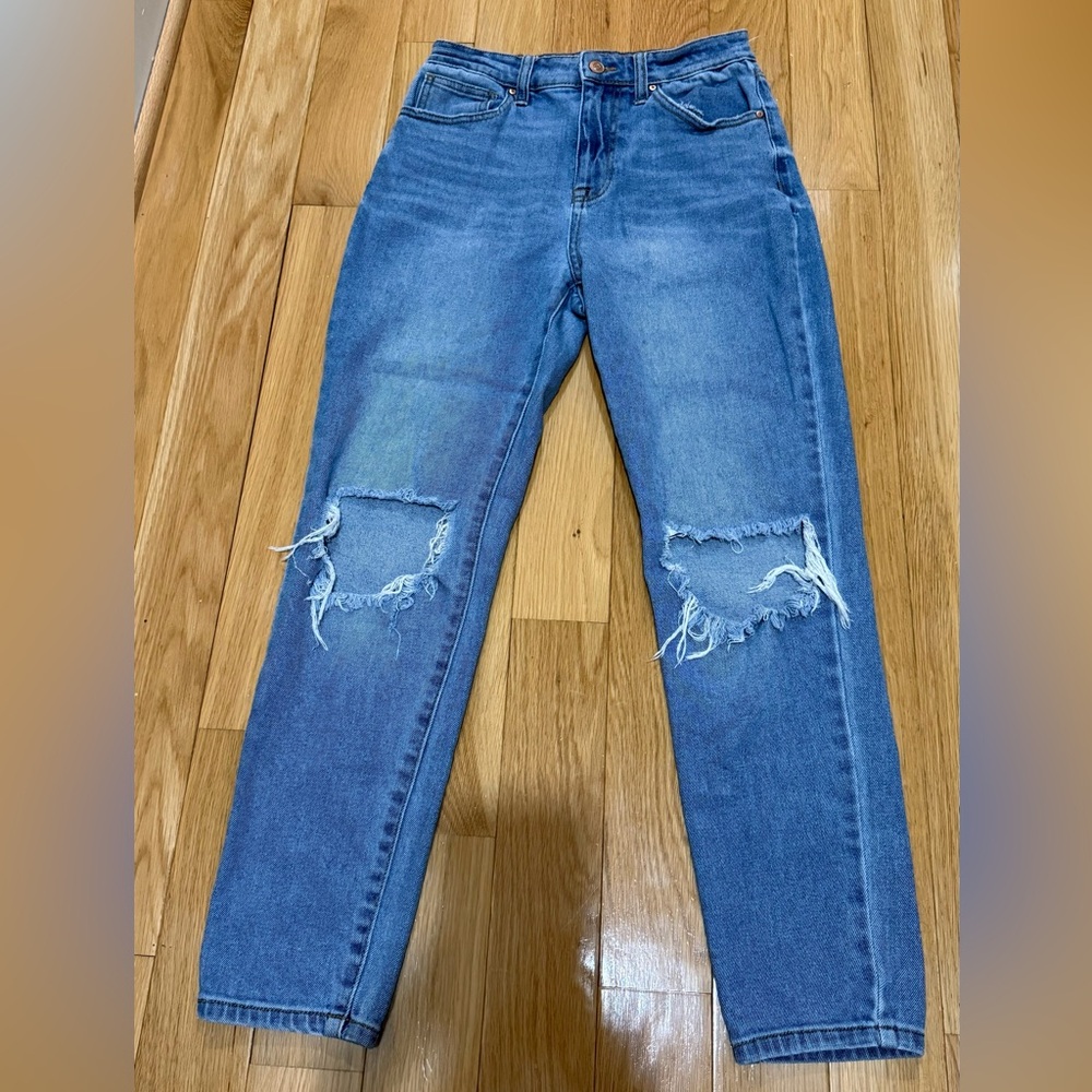 No Boundaries High Rise Distressed Blue Jeans